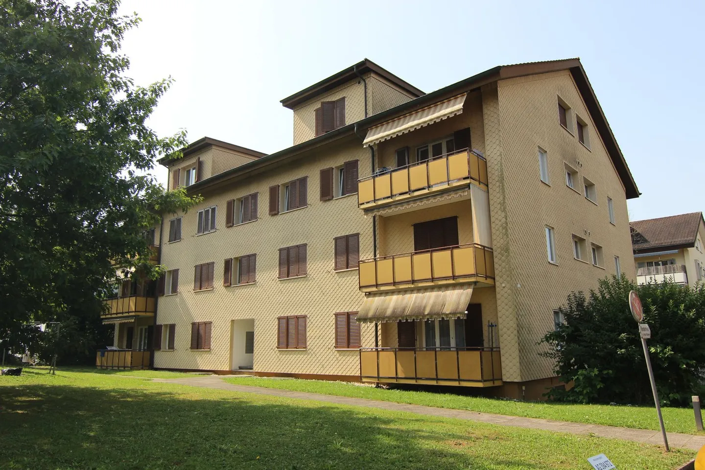 RISERVATO! Incantevole appartamento di 4 stanze con balcone a Brugg AG - Foto 1 di 8