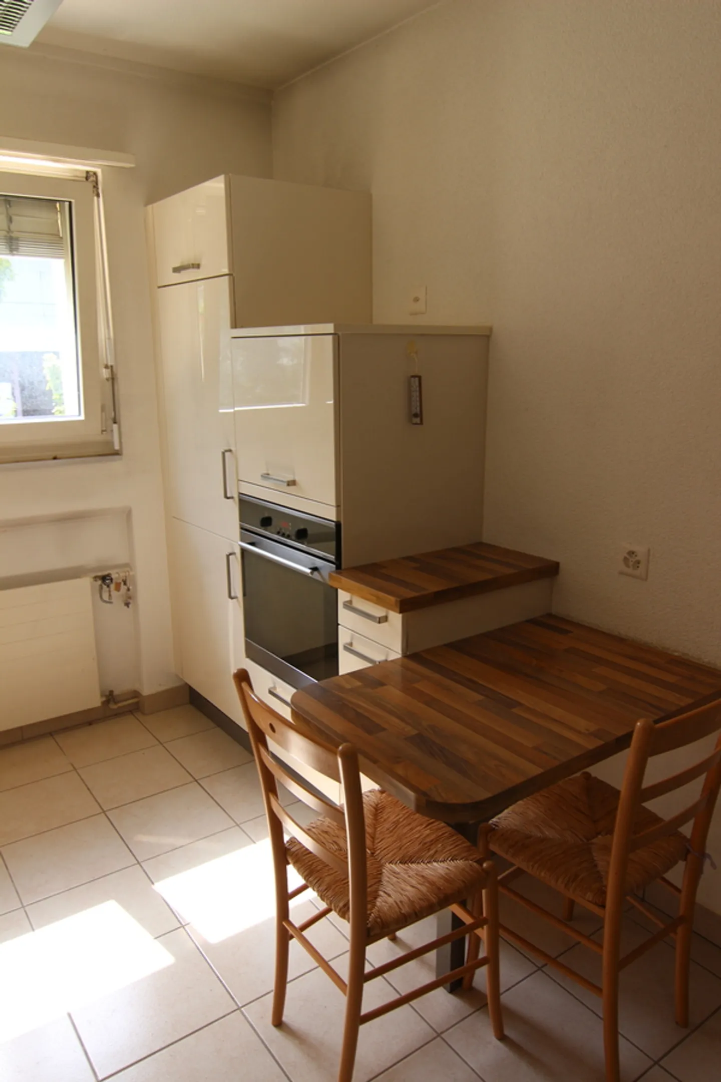 RISERVATO! Incantevole appartamento di 4 stanze con balcone a Brugg AG - Foto 4 di 8