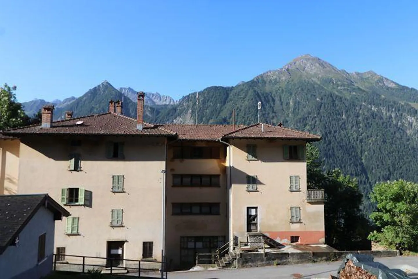 «Bel rustico di 2 piani parzialmente ristrutturato con grande terreno e bella vista» - Foto 20 di 28