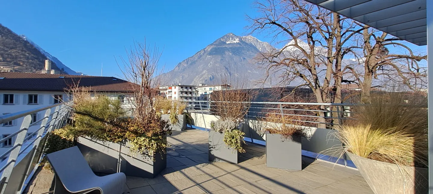 Penthouse of Superlatives with 3.5 Rooms, Panoramic Terrace and Garage - Photo 2 of 9