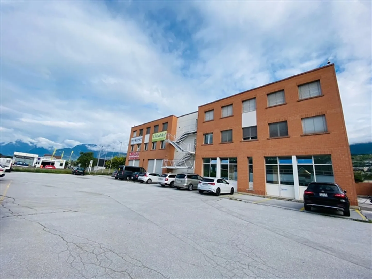 Bureaux commerciaux - Photo 2 sur 11