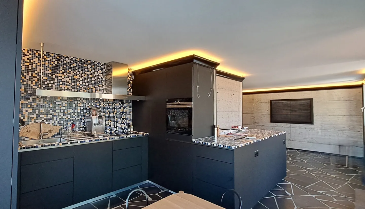 Penthouse of Superlatives with 3.5 Rooms, Panoramic Terrace and Garage - Photo 4 of 9