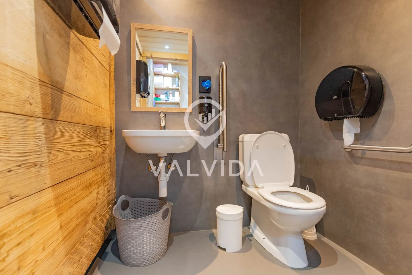 Restaurant entièrement équipé dans un emplacement privilégié de Morgins, directement à la télécabine de Portes du Soleil - Bien d'investissement avec un potentiel d'utilisation polyvalent - Photo 11 sur 20