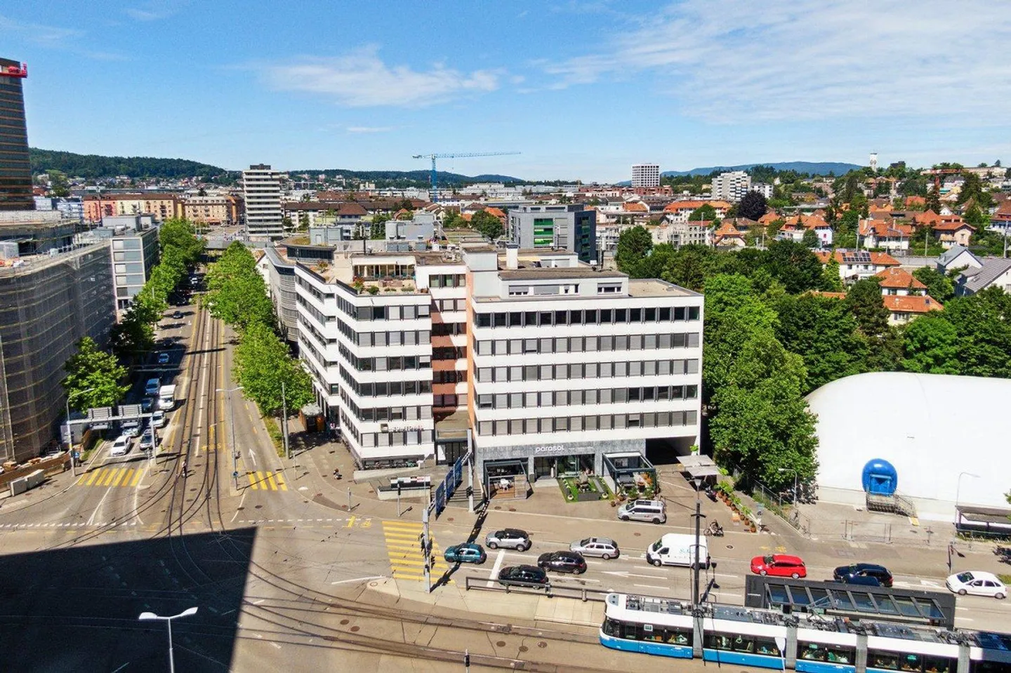 Modernes Büro in Zürich Oerlikon - Foto 1 von 13