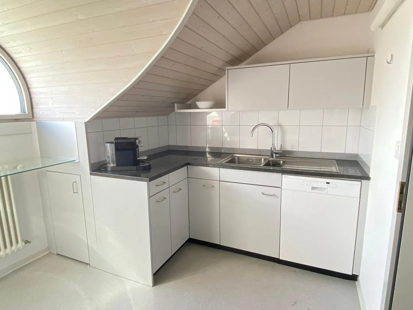 3 Room Attic Apartment with a View Next to Children's Festival Meadow and University - Photo 3 of 10