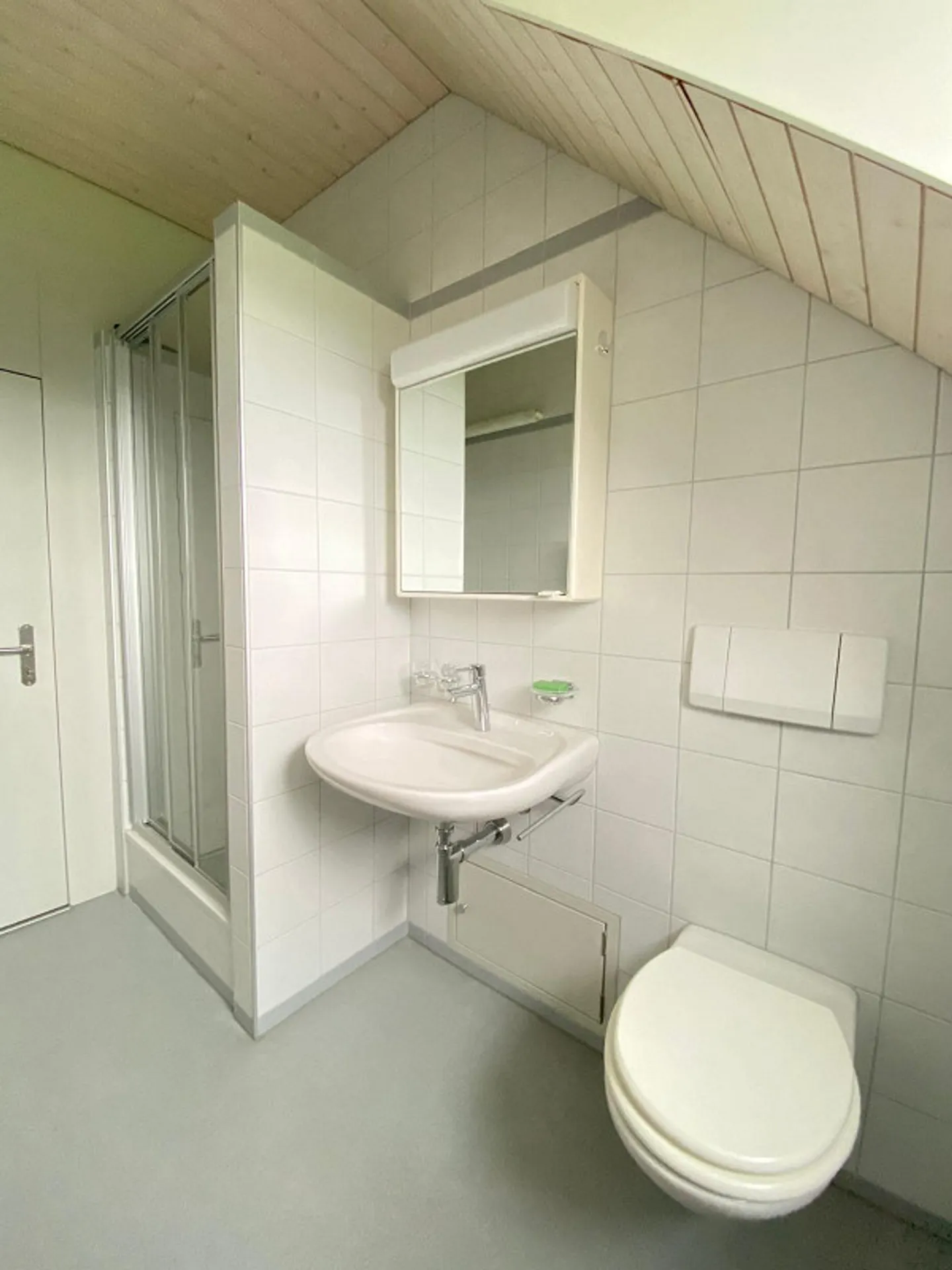 3 Room Attic Apartment with a View Next to Children's Festival Meadow and University - Photo 4 of 10