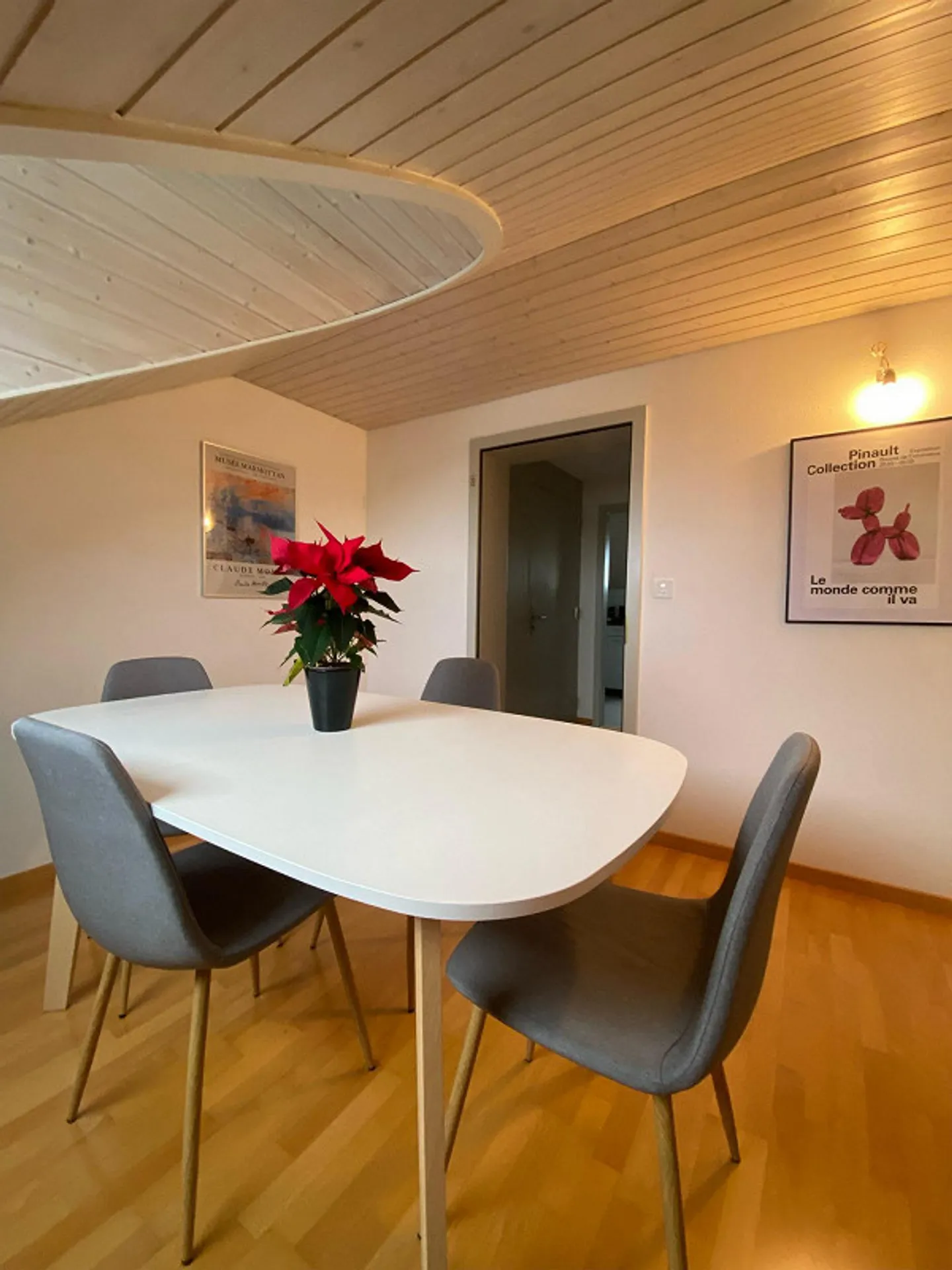 3 Room Attic Apartment with a View Next to Children's Festival Meadow and University - Photo 5 of 10