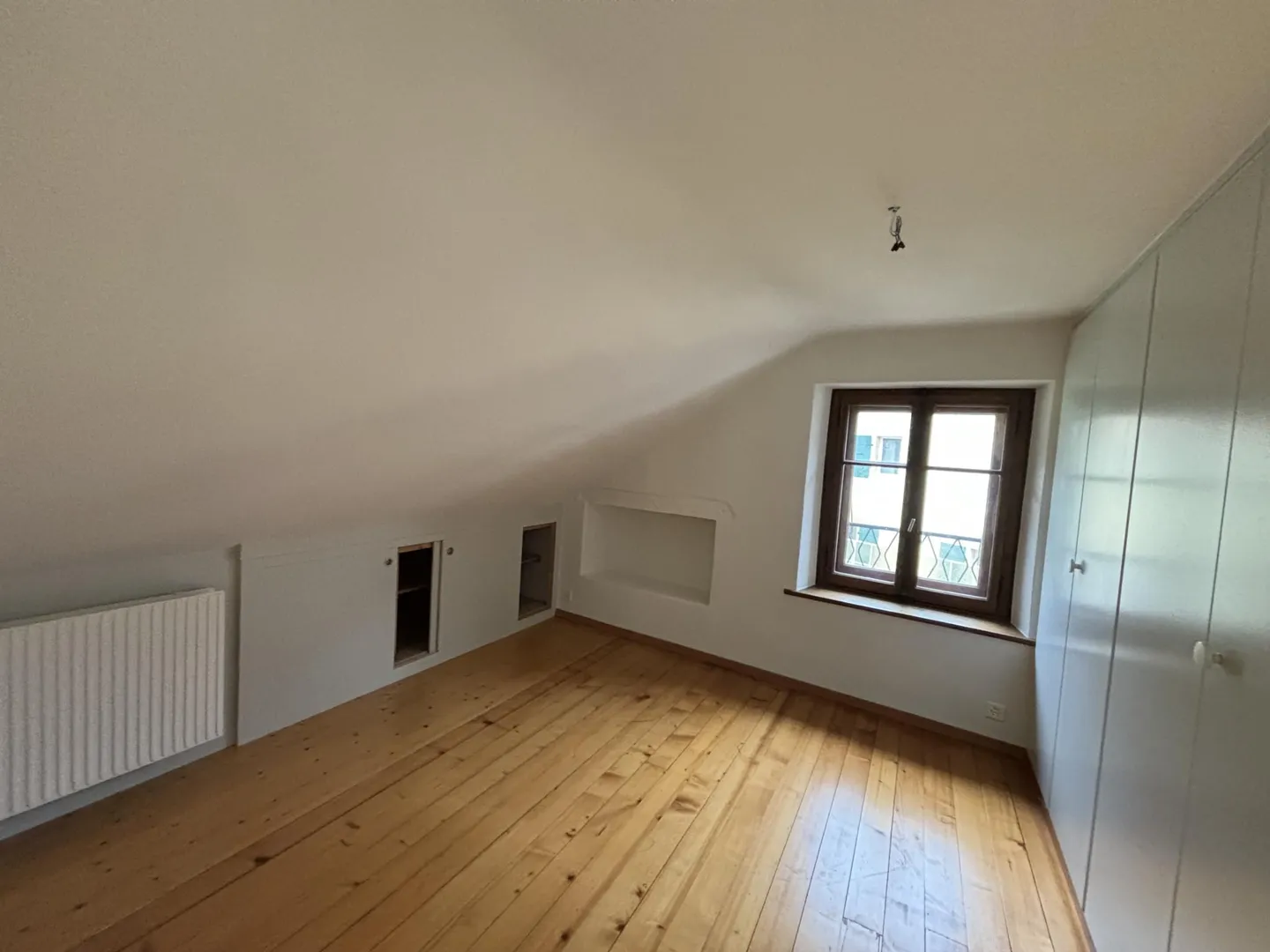 In affitto? Inusuale appartamento duplex di 2,5 stanze a Saint-Aubin - Foto 4 di 6