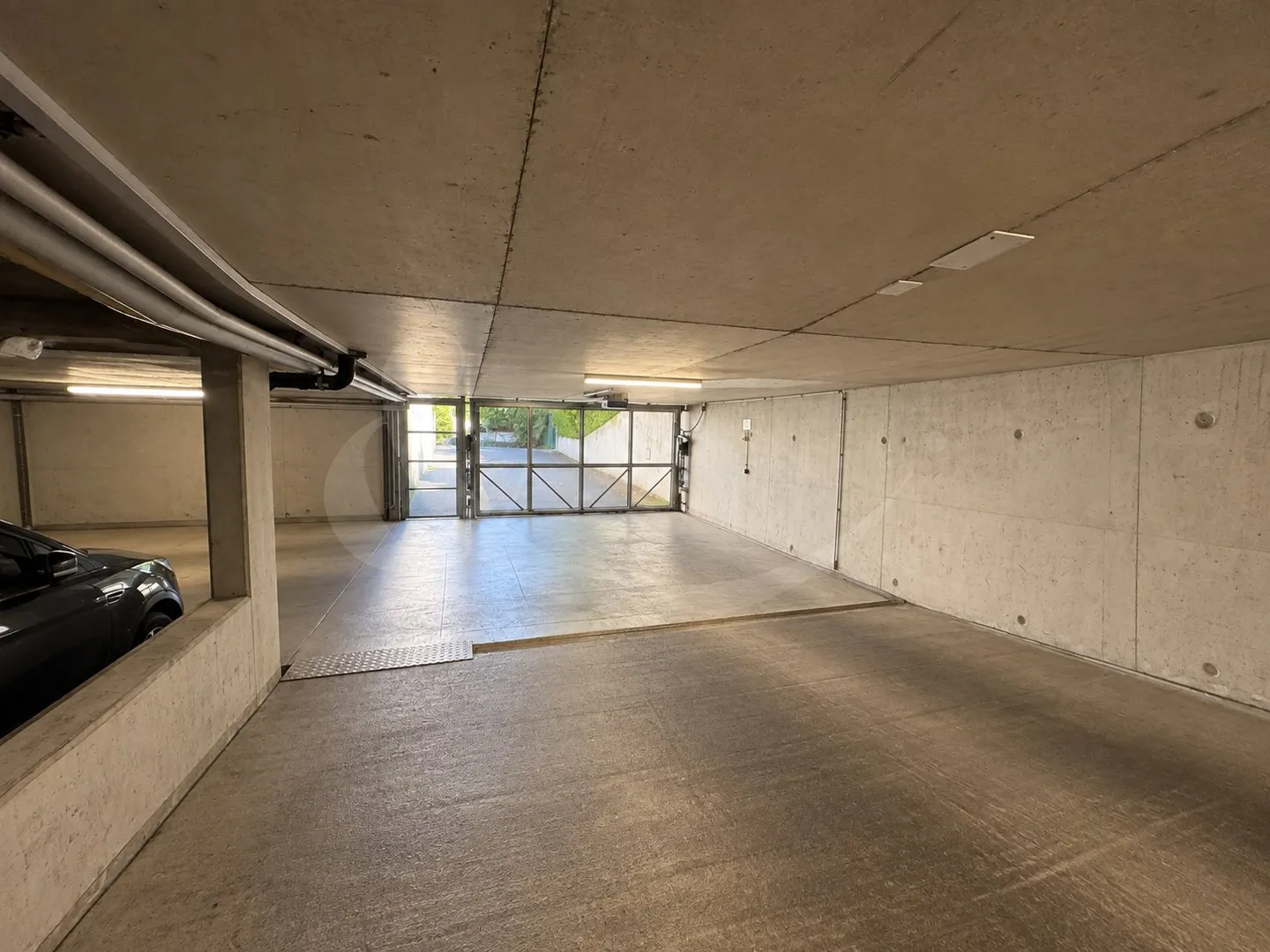 Place de parking - Opportunité d'investissement - Grand-Saconnex - Photo 3 sur 4