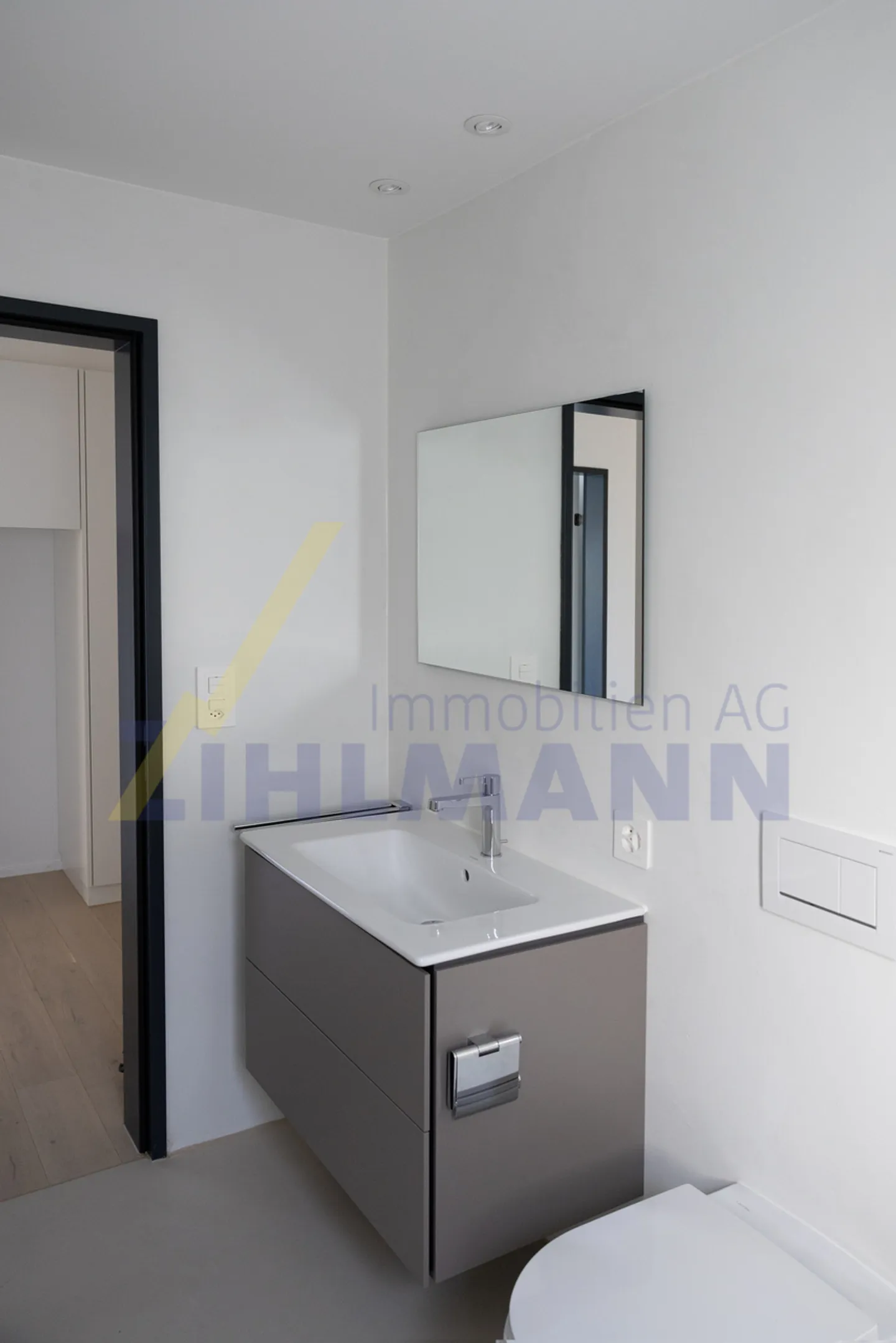 Appartement de jardin de 4,5 pièces élégant avec un grand espace extérieur - Photo 5 sur 11