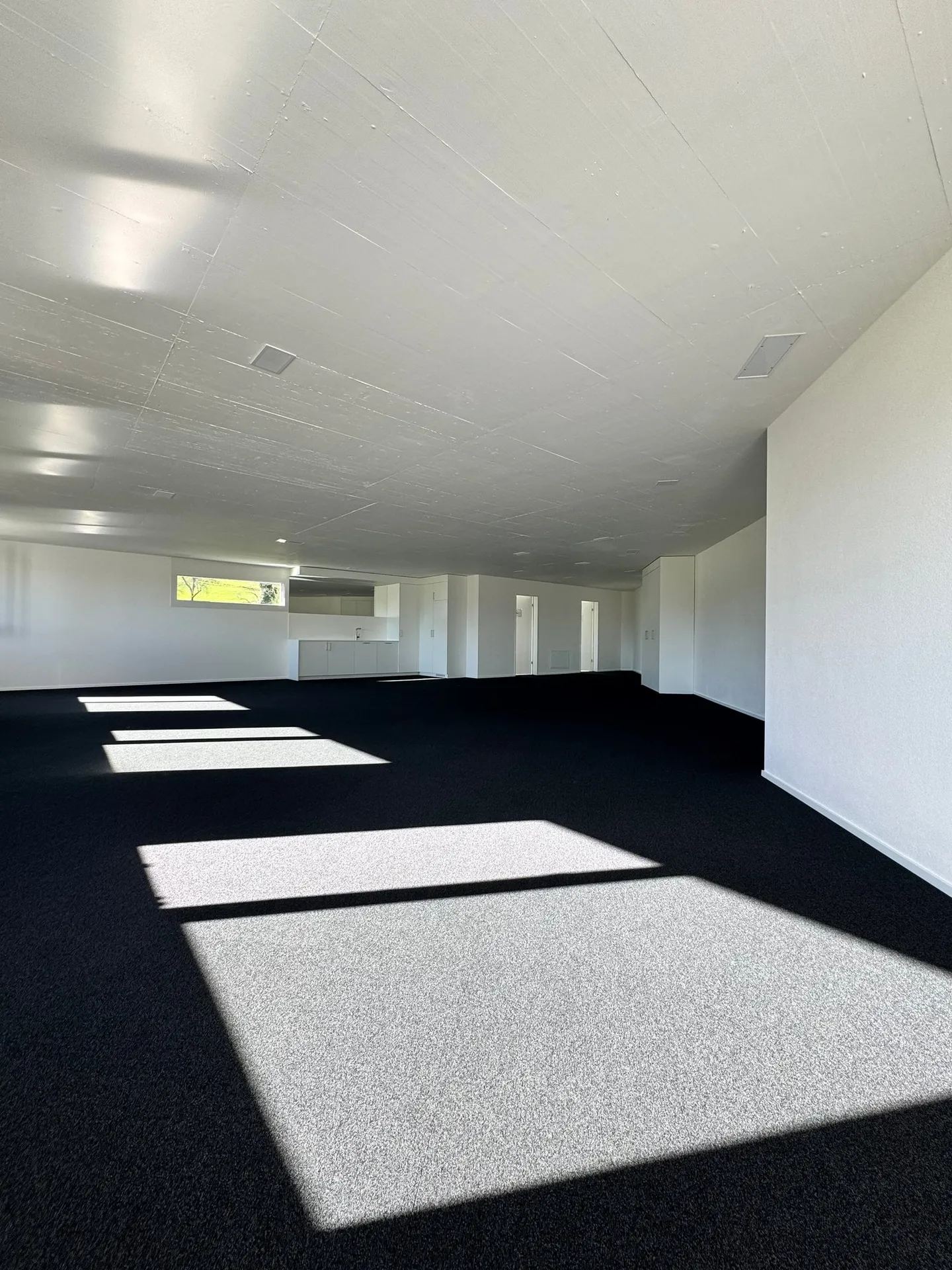 Flexible growth areas from 22 m² to 1,140 m² – ideal for finance, consulting, health & sales - Photo 8 of 10