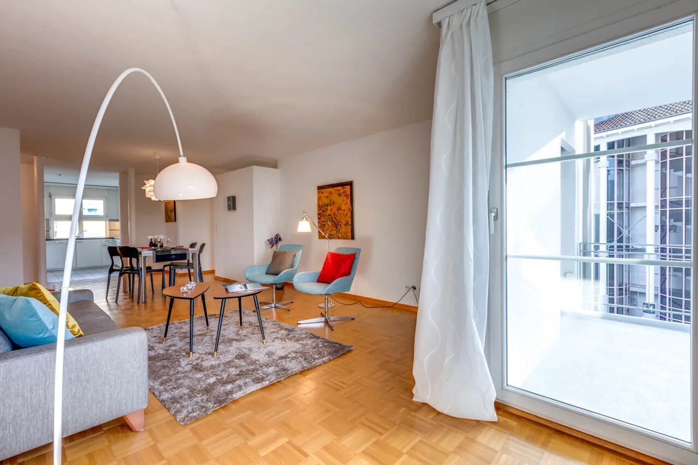 Charming Apartment with Balconies - Photo 4 of 12