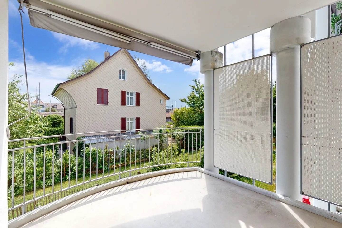 Charming Apartment with Balconies - Photo 12 of 12