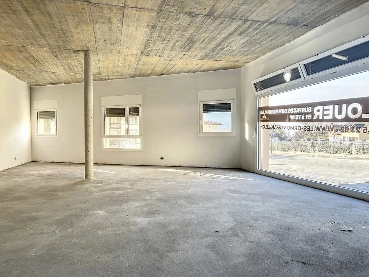 Belles surfaces commerciales à louer, à 12 minutes de la gare - Photo 6 sur 6