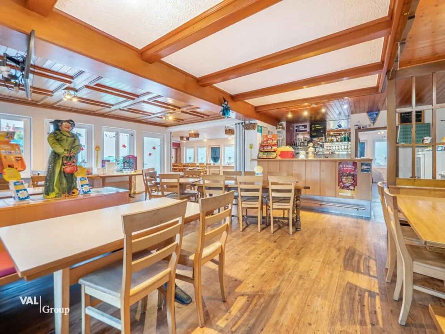 Your Chance as a Restaurateur: Traditional Restaurant with Great Potential - Photo 2 of 13