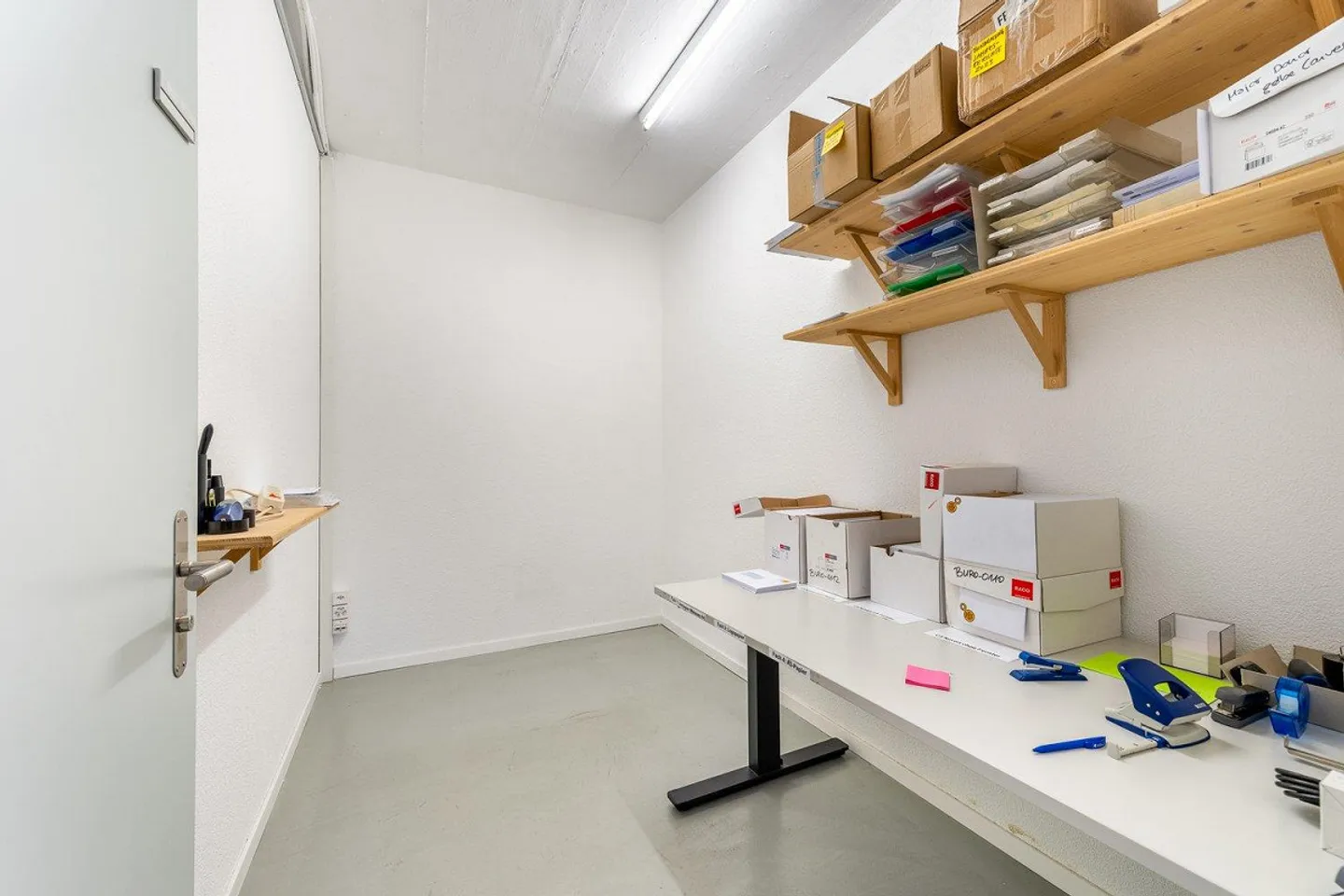 Modernes Büro in Zürich Oerlikon - Foto 11 von 13