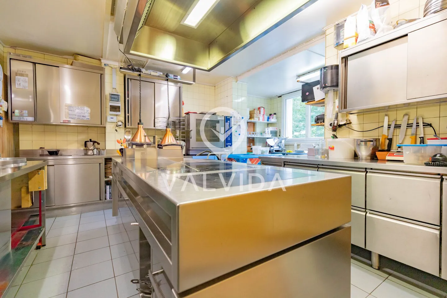 Restaurant entièrement équipé dans un emplacement privilégié de Morgins, directement à la télécabine de Portes du Soleil - Bien d'investissement avec un potentiel d'utilisation polyvalent - Photo 15 sur 20