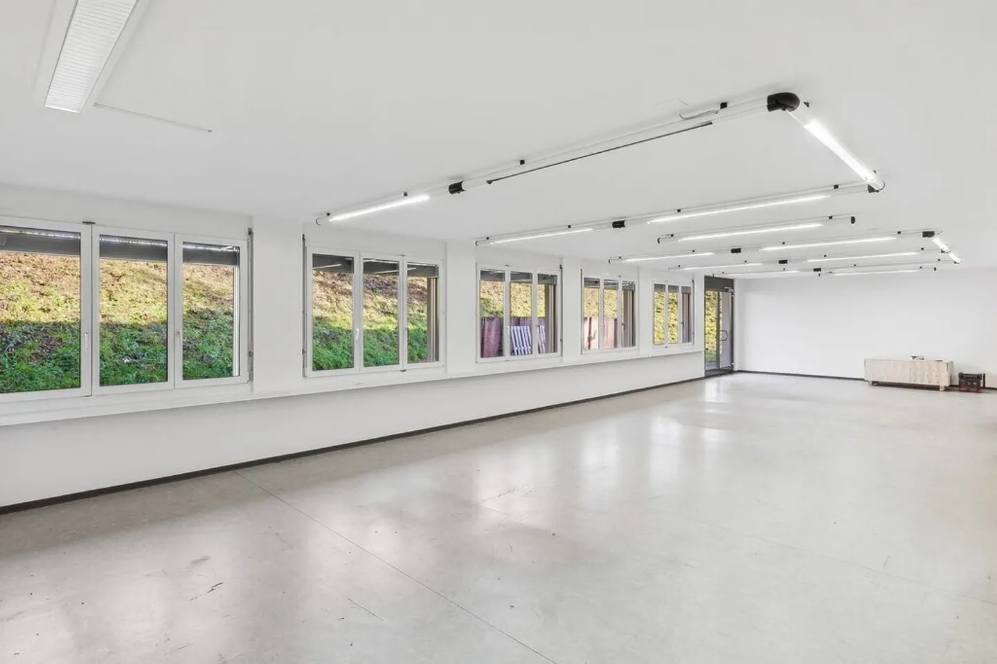 Votre entreprise - notre emplacement ! - Photo 7 sur 8