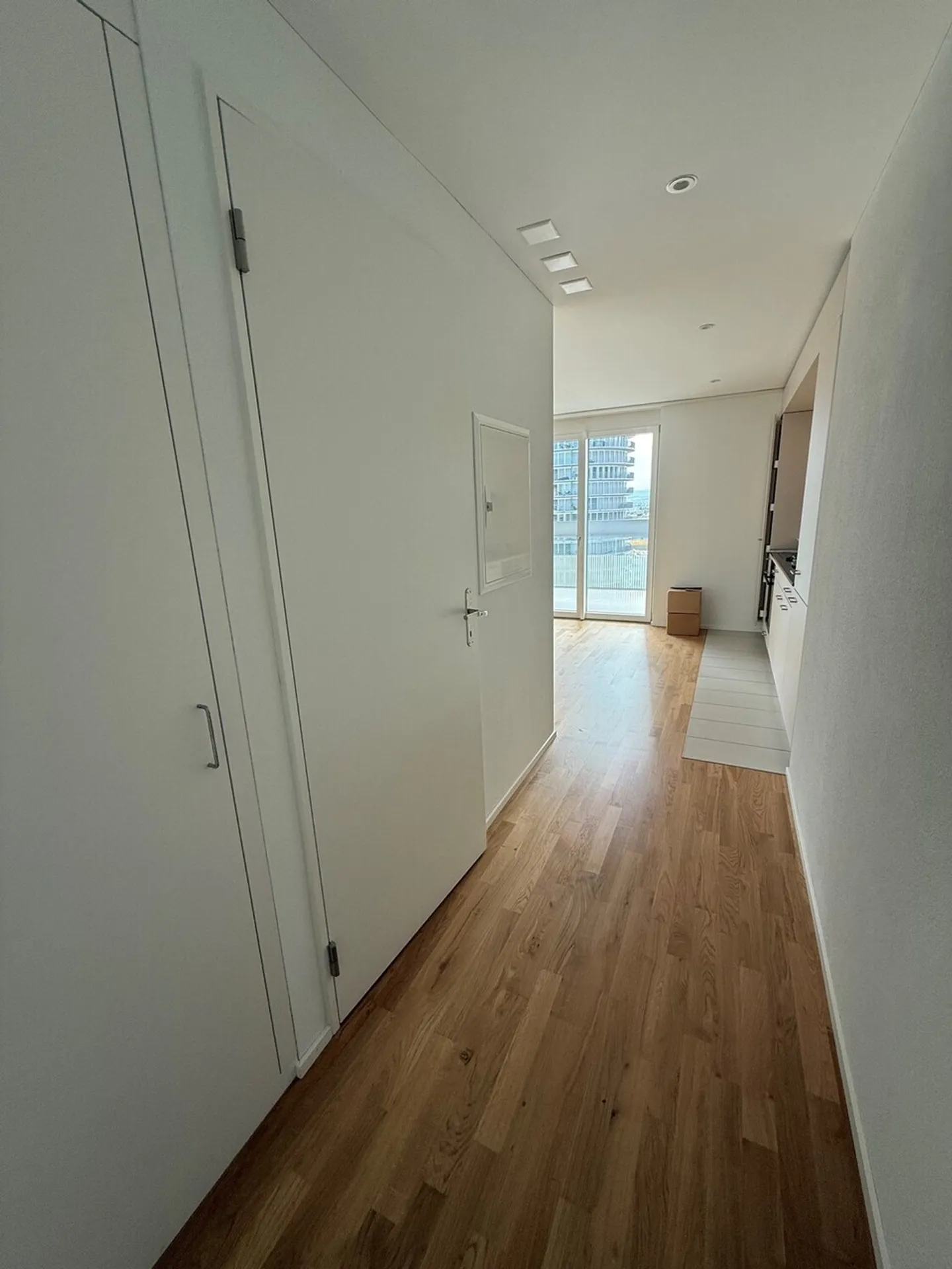 Appartement moderne avec vue sur la skyline - Photo 5 sur 8