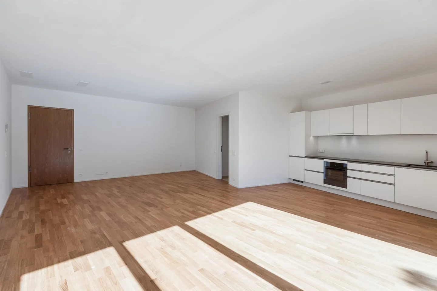 Radice Residence: Cozy Studio - Photo 3 of 5