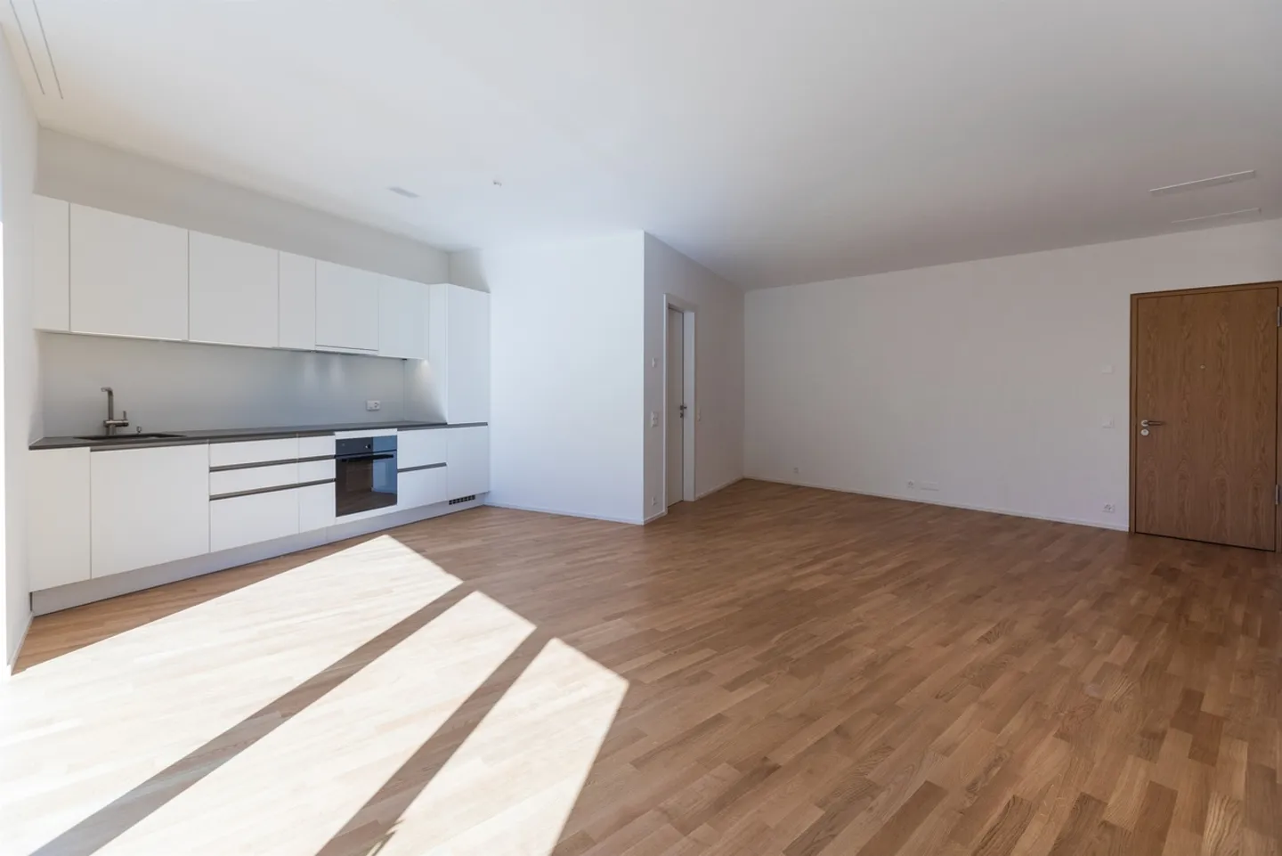 Radice Residence: Cozy Studio - Photo 2 of 5