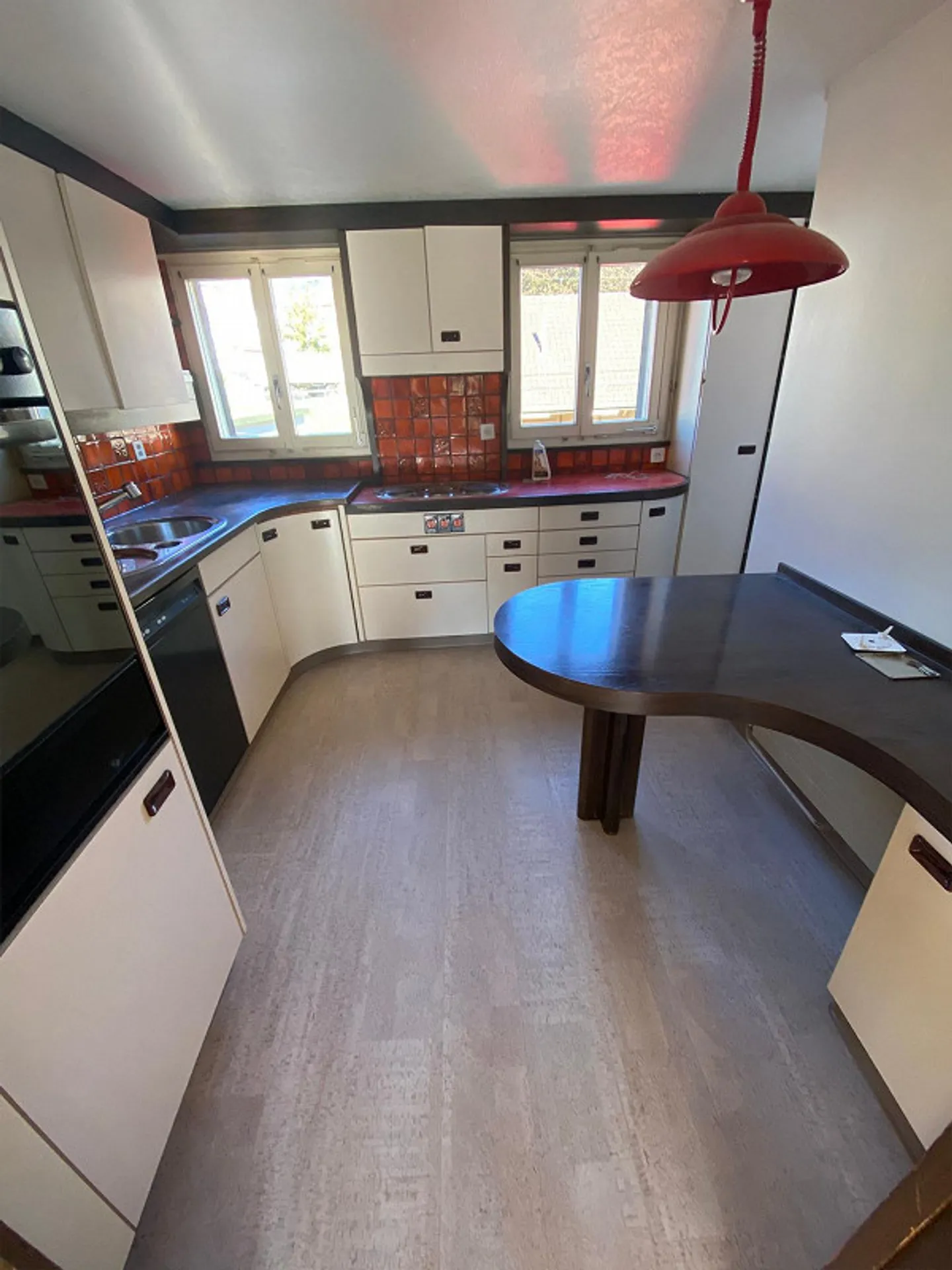 Appartamento di 7,5 stanze in edificio residenziale e commerciale situato centralmente alla stazione ferroviaria - Foto 11 di 23