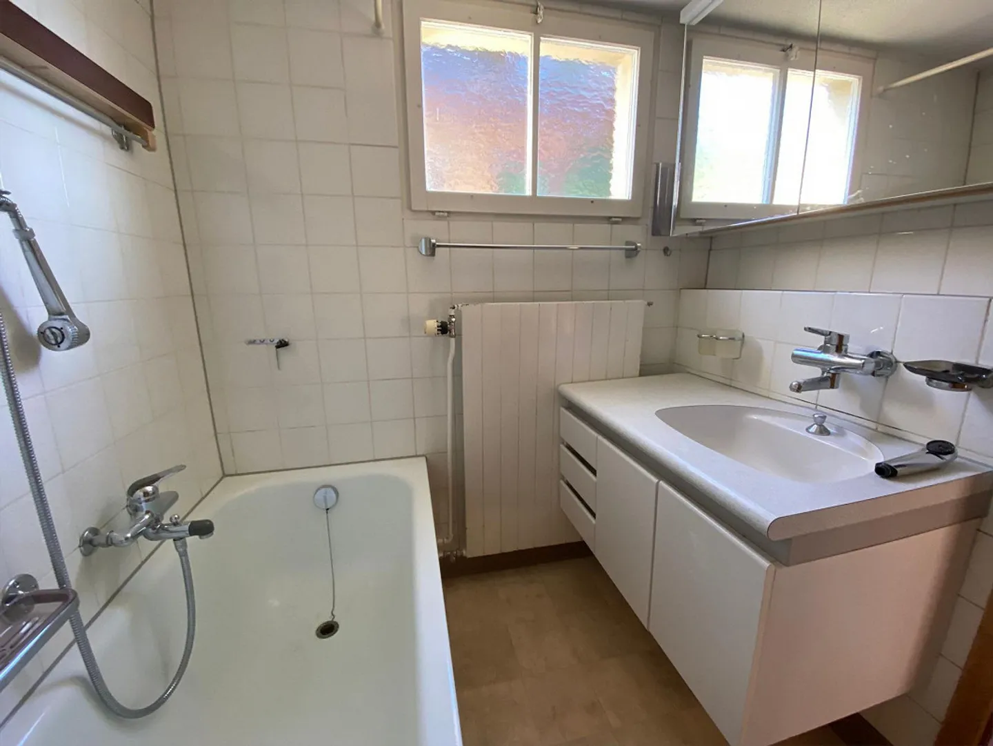 Appartamento di 7,5 stanze in edificio residenziale e commerciale situato centralmente alla stazione ferroviaria - Foto 18 di 23