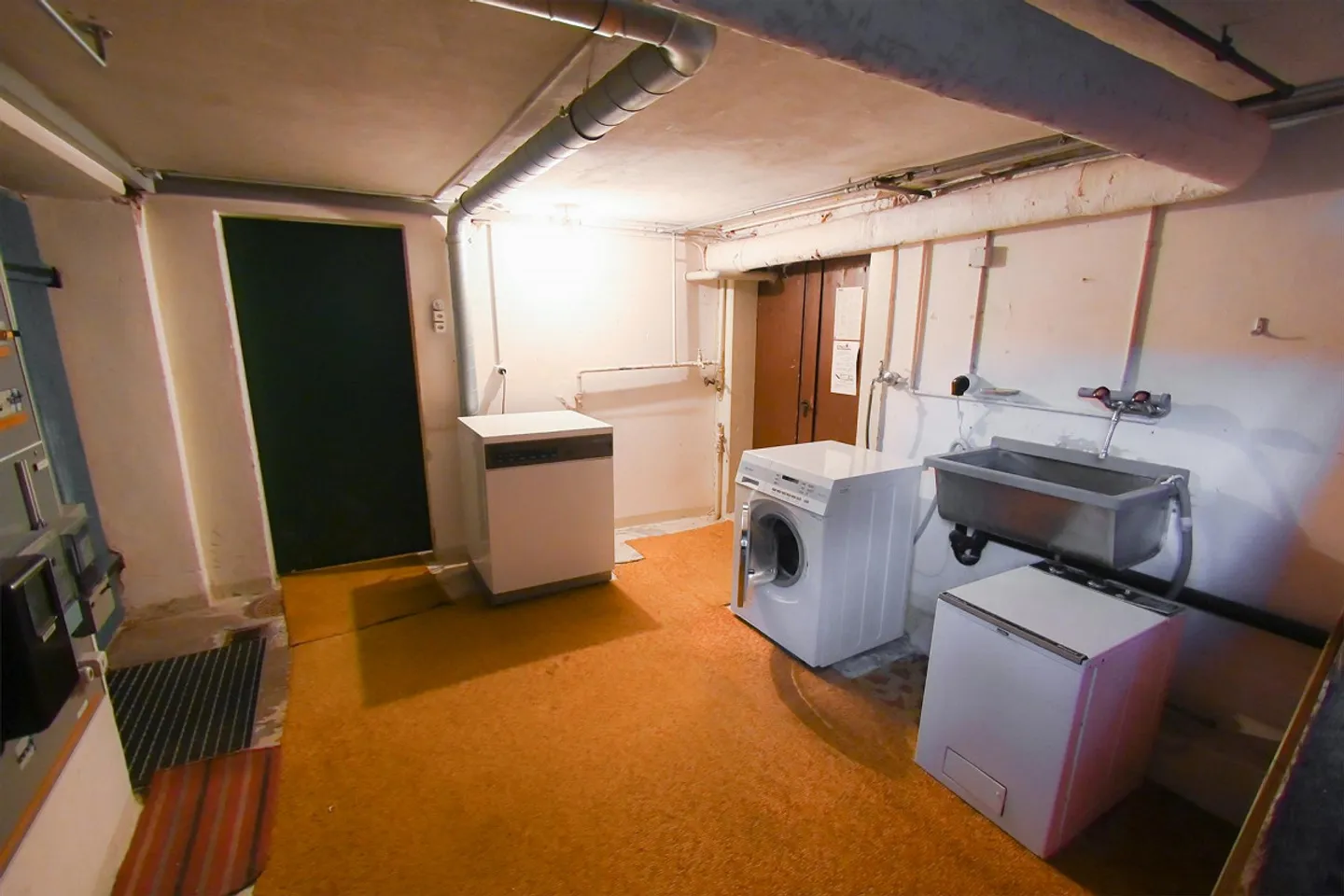 Appartamento di 7,5 stanze in edificio residenziale e commerciale situato centralmente alla stazione ferroviaria - Foto 19 di 23