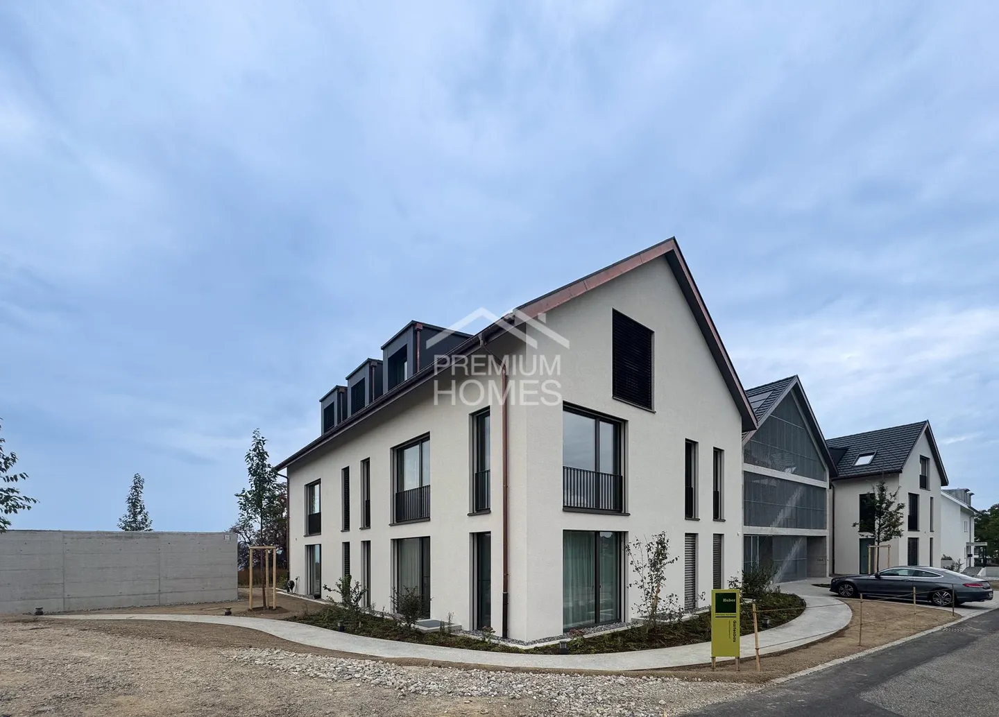 MODERN PENTHOUSE APARTMENT WITH DREAMLIKE MOUNTAIN SCENERY - Photo 1 of 10