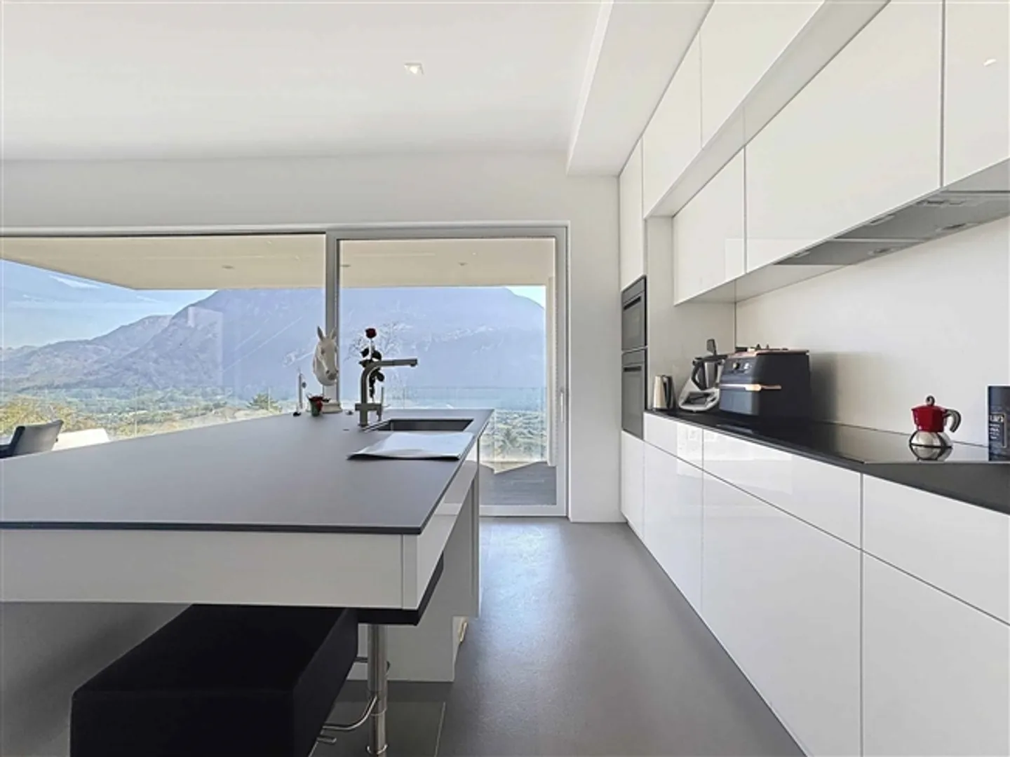 Villa moderne exceptionnelle avec piscine et espace bien-être - Photo 4 sur 11