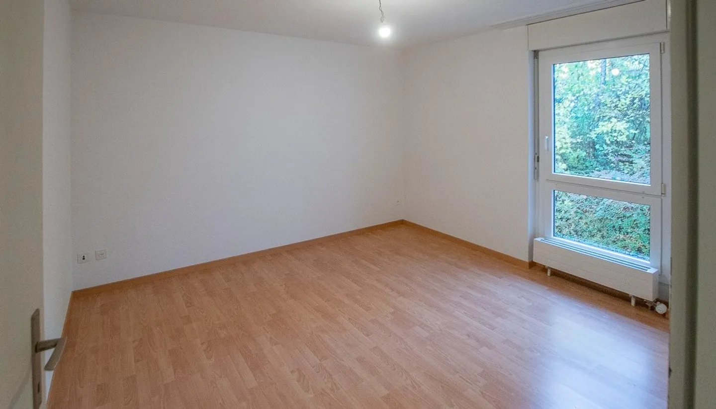 4.0-room apartment in a popular and quiet neighborhood - Photo 6 of 8