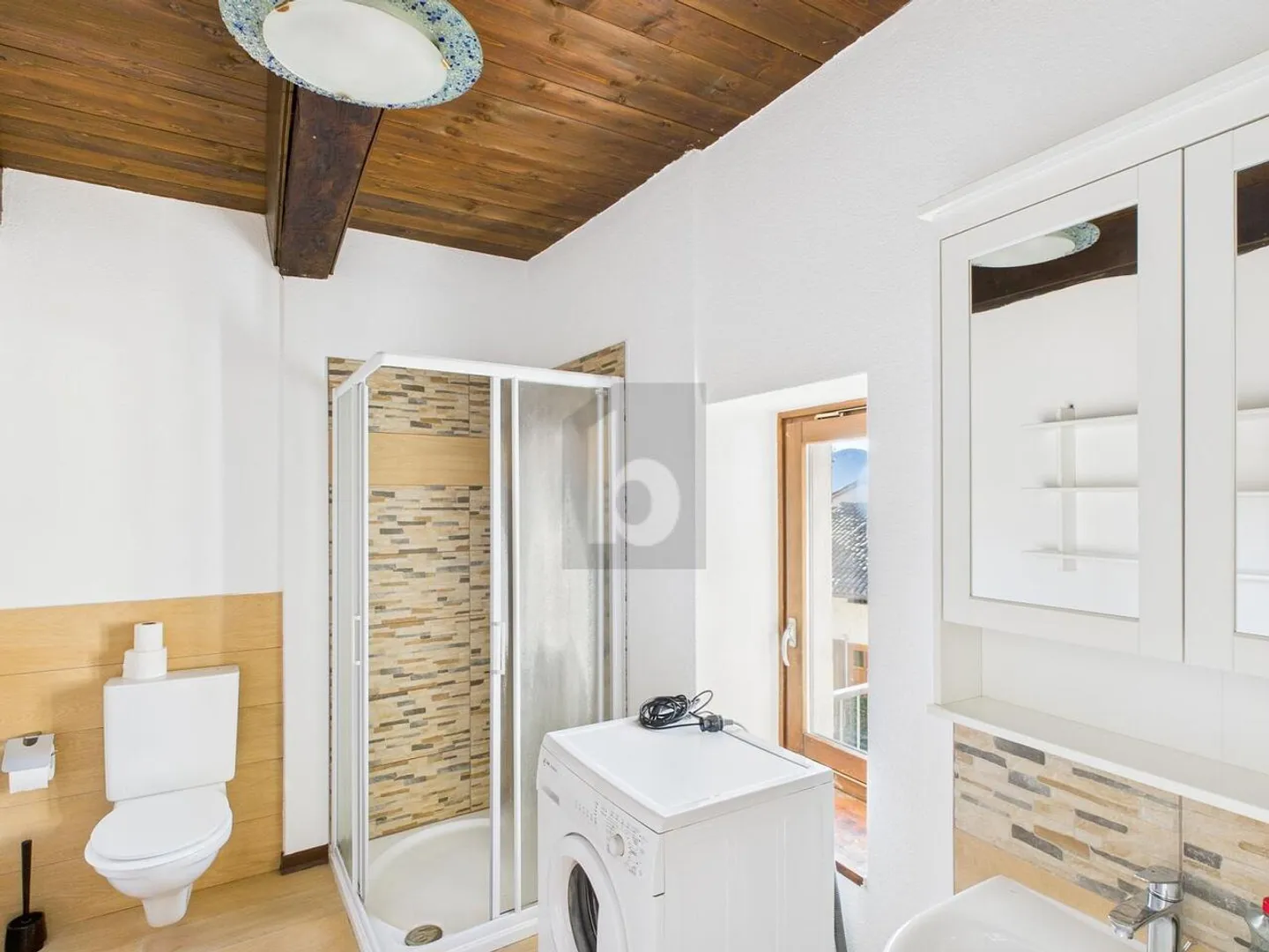 Charming Vacation Apartment - Photo 5 of 6