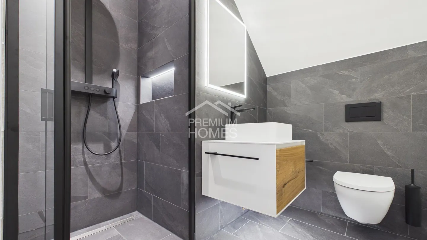 MODERN PENTHOUSE APARTMENT WITH DREAMLIKE MOUNTAIN SCENERY - Photo 10 of 10