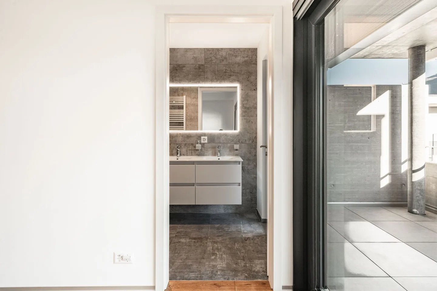 Semi-Detached Villa 5.5 Rooms in Fully - Photo 4 of 5