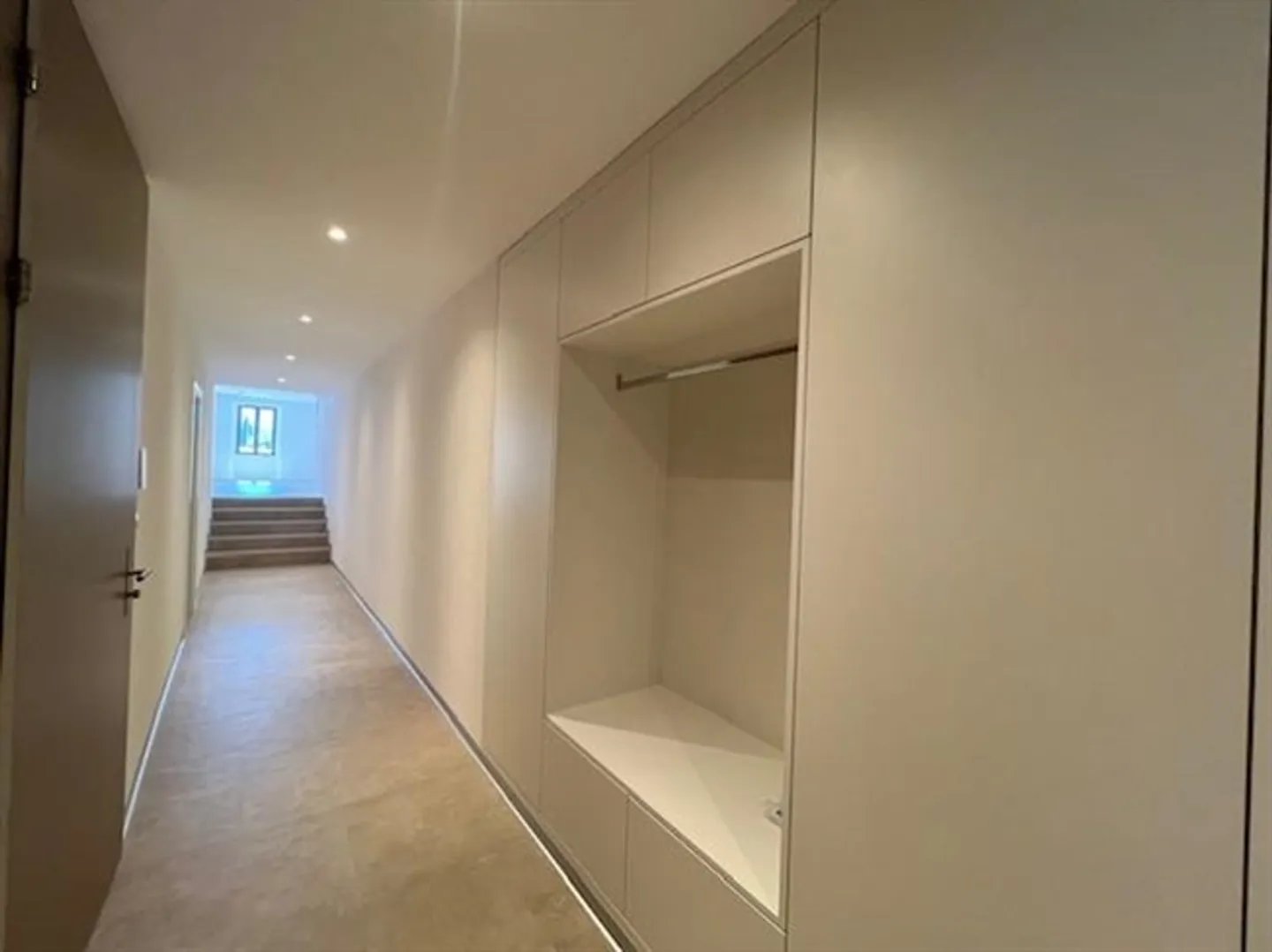 Magnificent new 5.5 room apartment for rent on the 1st floor in Ardon - Photo 4 of 13