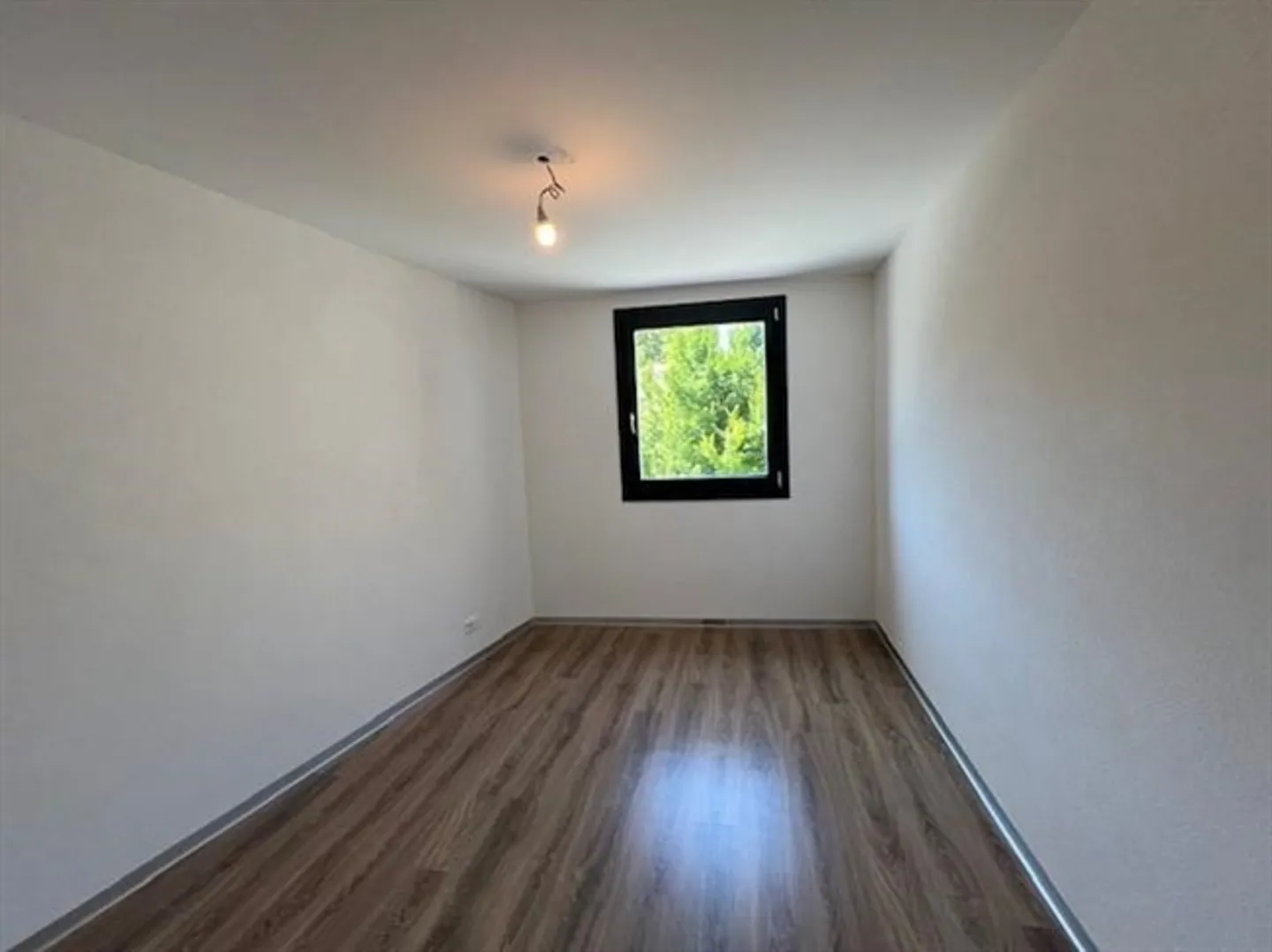 Magnificent new 5.5 room apartment for rent on the 1st floor in Ardon - Photo 5 of 13