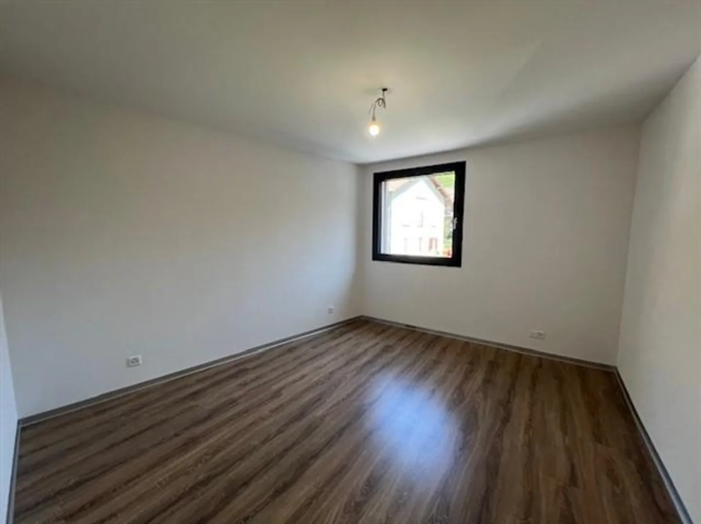 Magnificent new 5.5 room apartment for rent on the 1st floor in Ardon - Photo 6 of 13