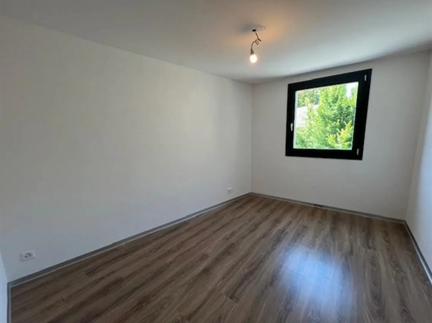Magnificent new 5.5 room apartment for rent on the 1st floor in Ardon - Photo 7 of 13