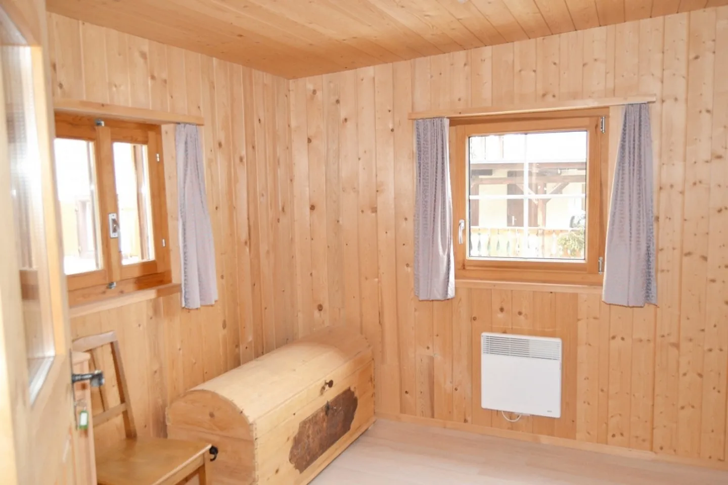 Grande bella appartamento arredato di 2,5 stanze - Foto 3 di 8