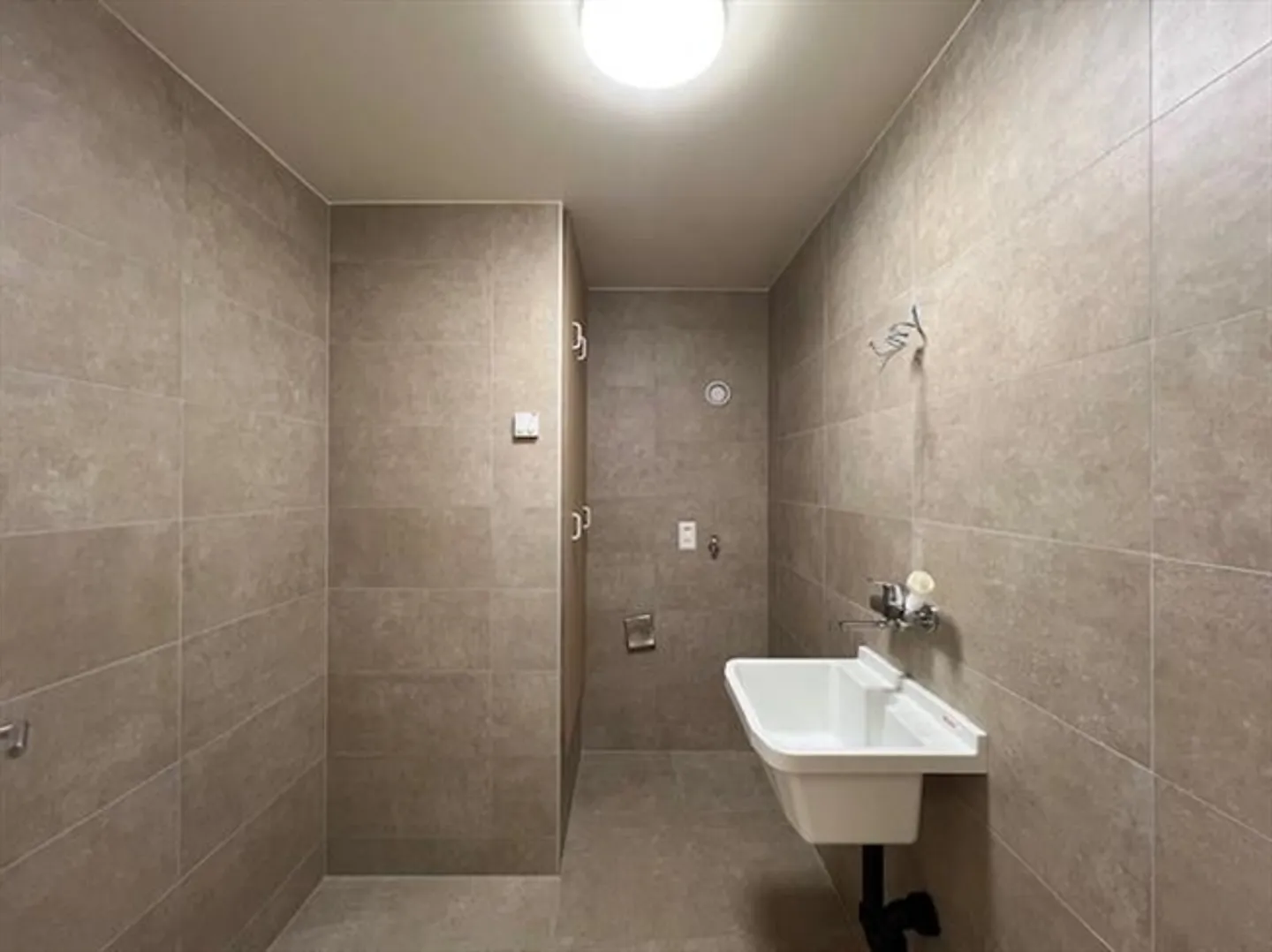 Magnificent new 5.5 room apartment for rent on the 1st floor in Ardon - Photo 13 of 13