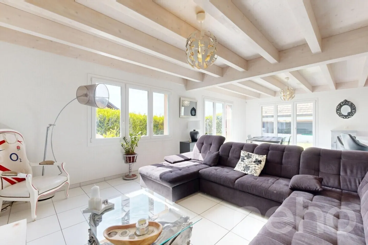 Schönes freistehendes Haus mit 5,5 Zimmern - Foto 3 von 12