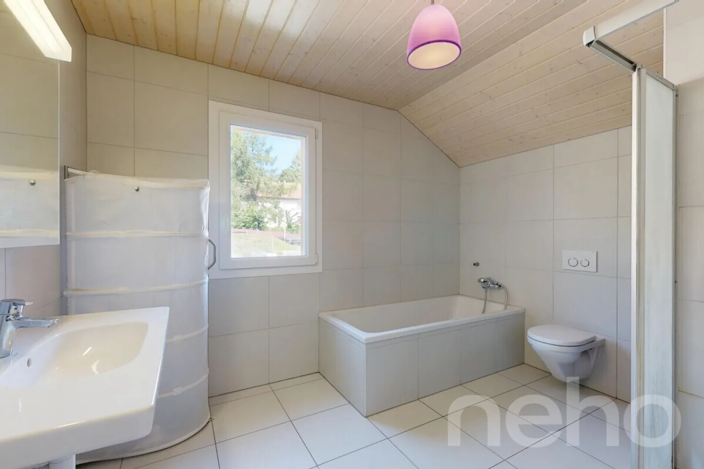 Schönes freistehendes Haus mit 5,5 Zimmern - Foto 10 von 12
