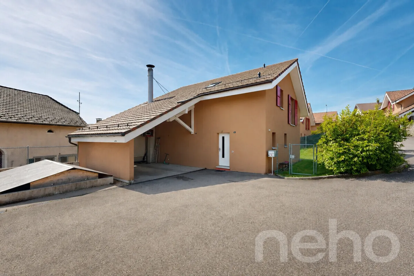 Schönes freistehendes Haus mit 5,5 Zimmern - Foto 11 von 12