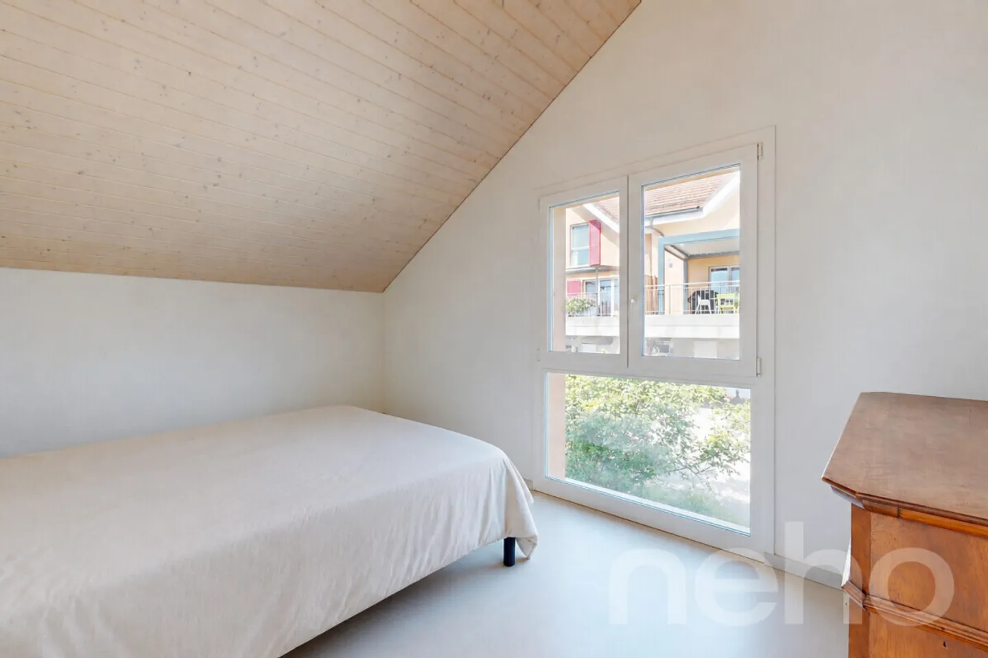 Schönes freistehendes Haus mit 5,5 Zimmern - Foto 7 von 12