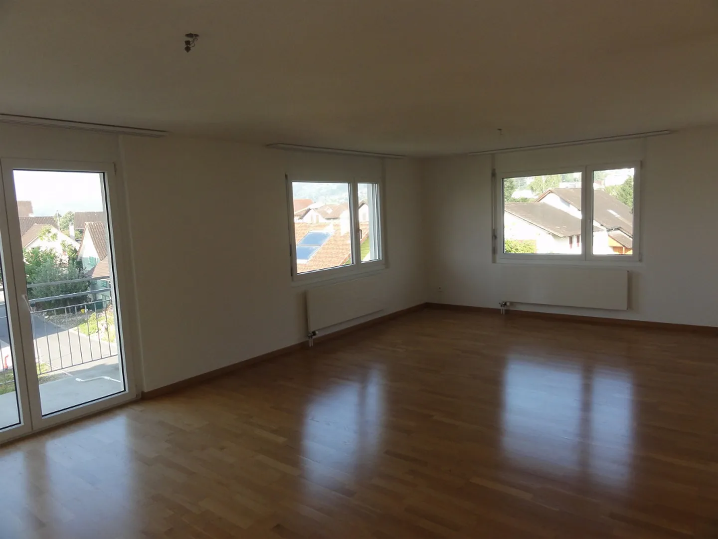 sunny, spacious apartment on the 2nd floor - Photo 5 of 14