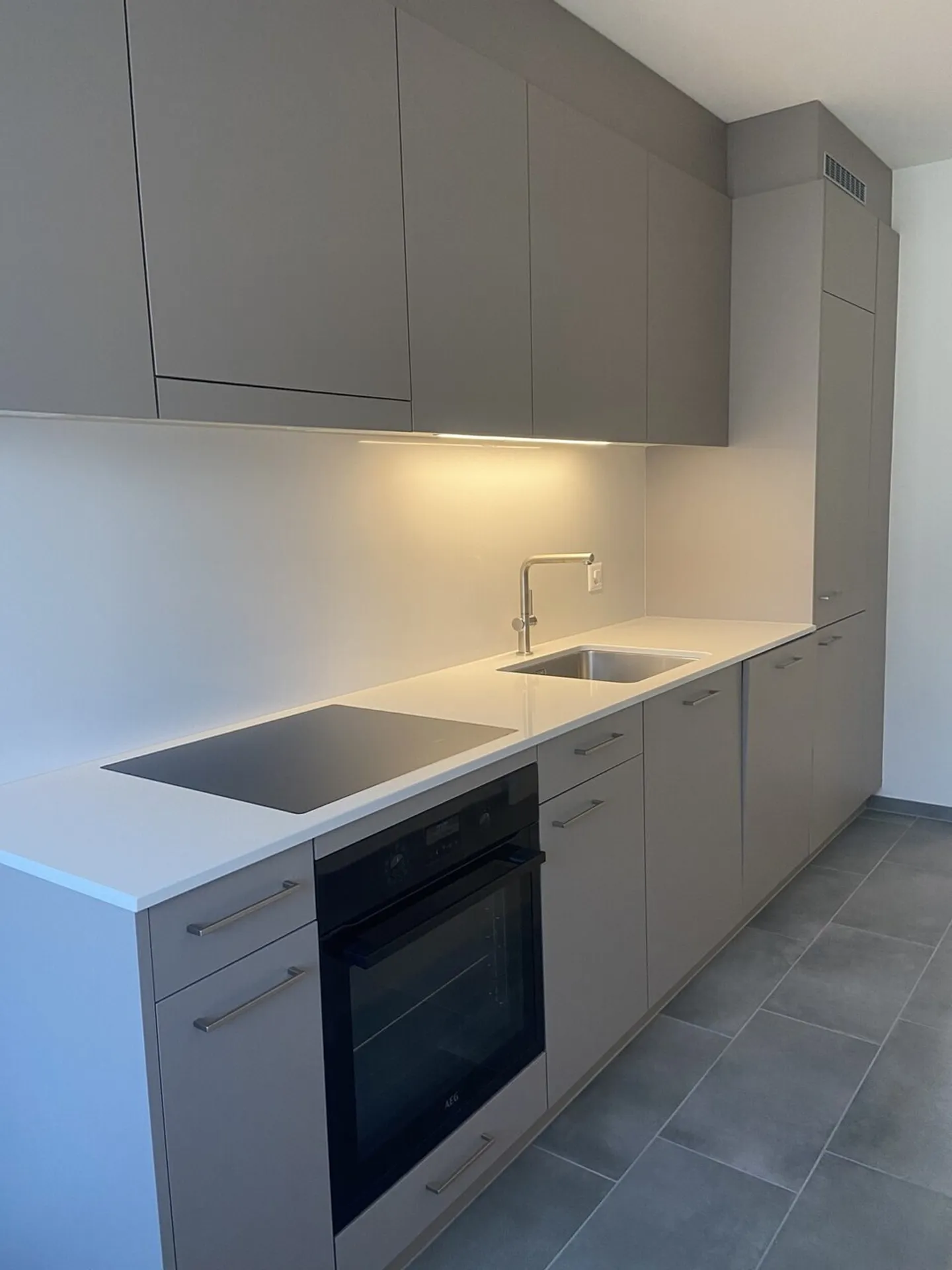 1 Month FREE - First Rental after Partial Renovation - Your New Apartment in the Heart of Basel - Photo 2 of 6