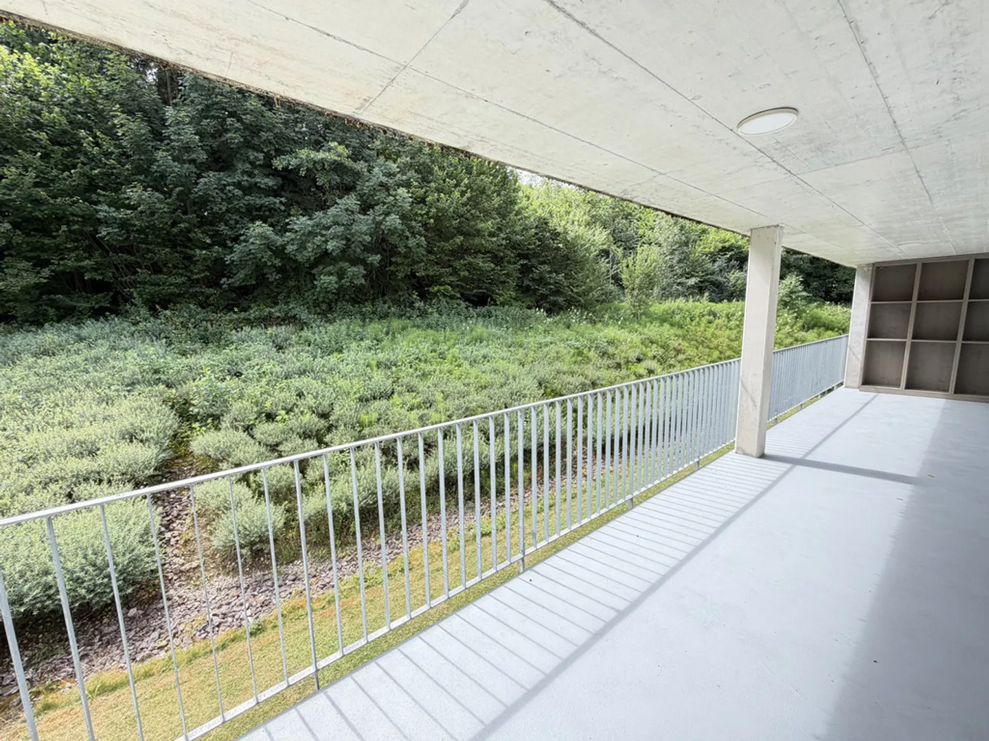 Appartement moderne avec terrasse - Photo 1 sur 11