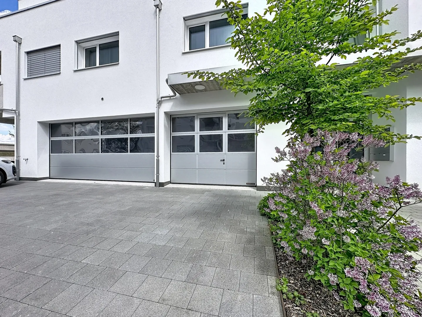 Local artisanal space with workshop and office of over 90 m² - Photo 3 of 16