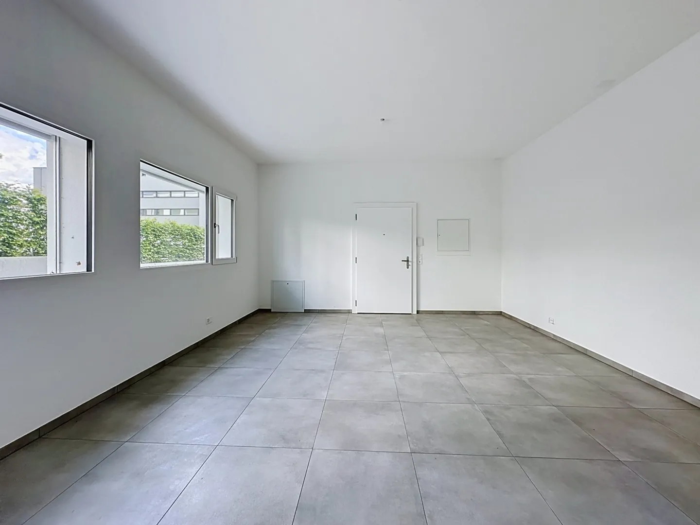 Local artisanal space with workshop and office of over 90 m² - Photo 7 of 16