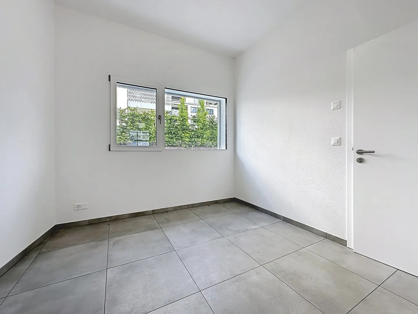 Local artisanal space with workshop and office of over 90 m² - Photo 8 of 16